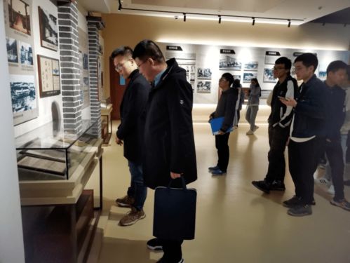 化学与化工学院本科生开展校史传承与安全实践教育 参观校史馆与安全教育体验馆